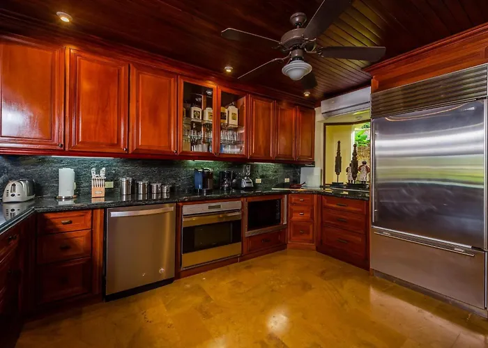 Palms 23 Luxury Beachfront Villa *